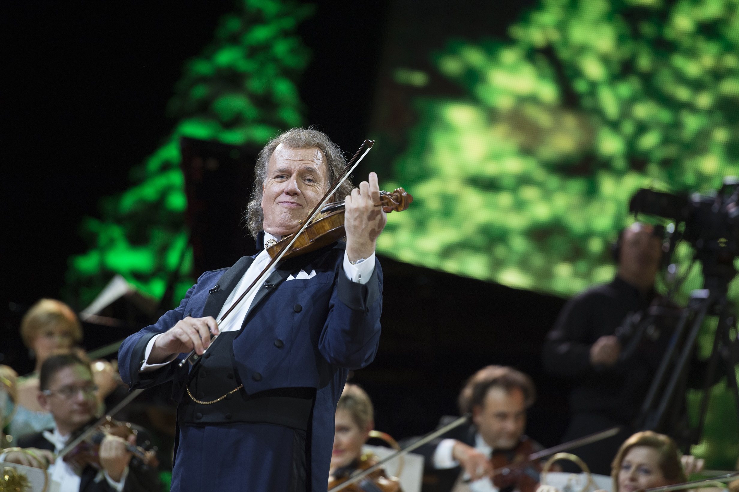 Андре рье хопкинс. Андре Рье. Andre Rieu дирижер. Андре рьё нидерландский дирижёр. Андре рьё (старший).