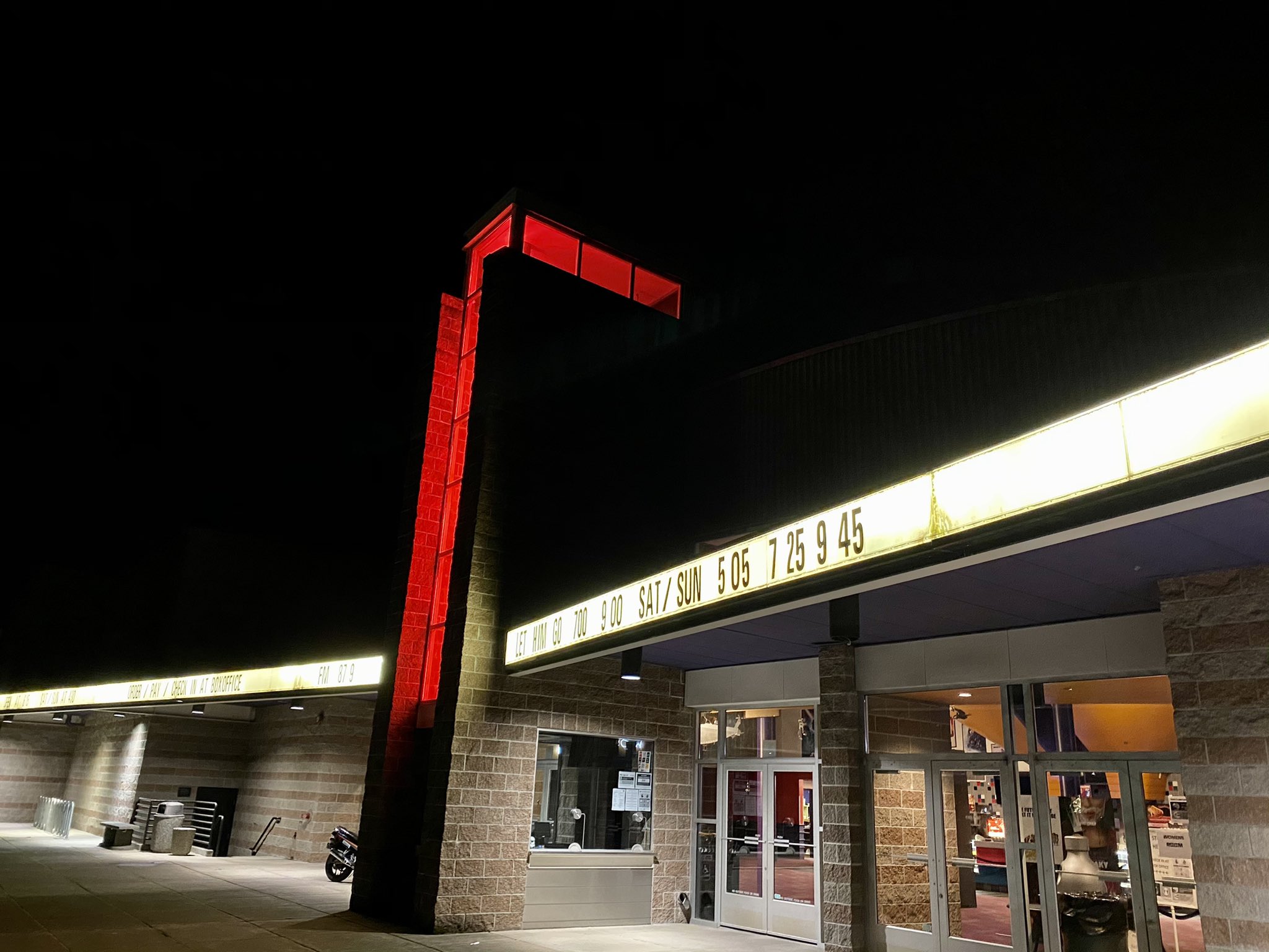 COVID Cinema Heroes Cornelius Cinemas, Oregon, USA Celluloid Junkie