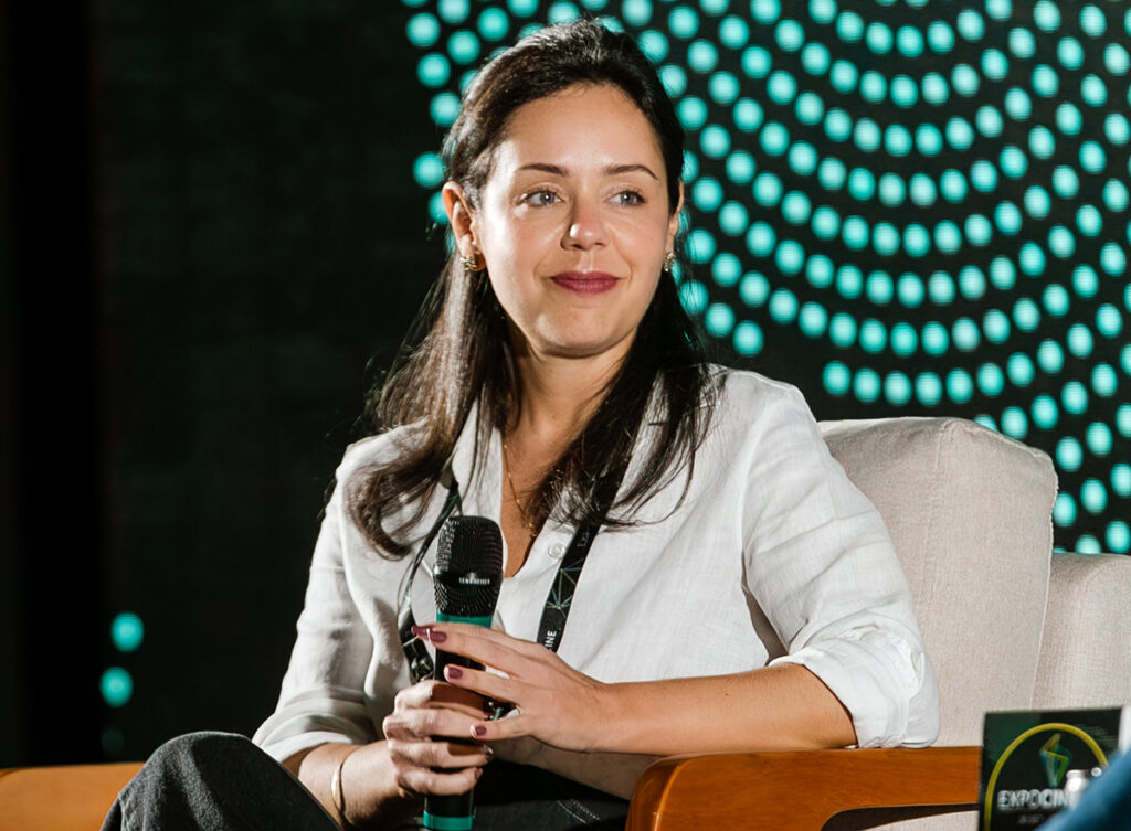Marcella Fazzio, Director of MAV Accessible Communication without Barriers during the Screen Without Barriers: True Accessibility in Audiovisual panel on 3 October 2025 at Expocine 2025 in São Paulo, Brazil