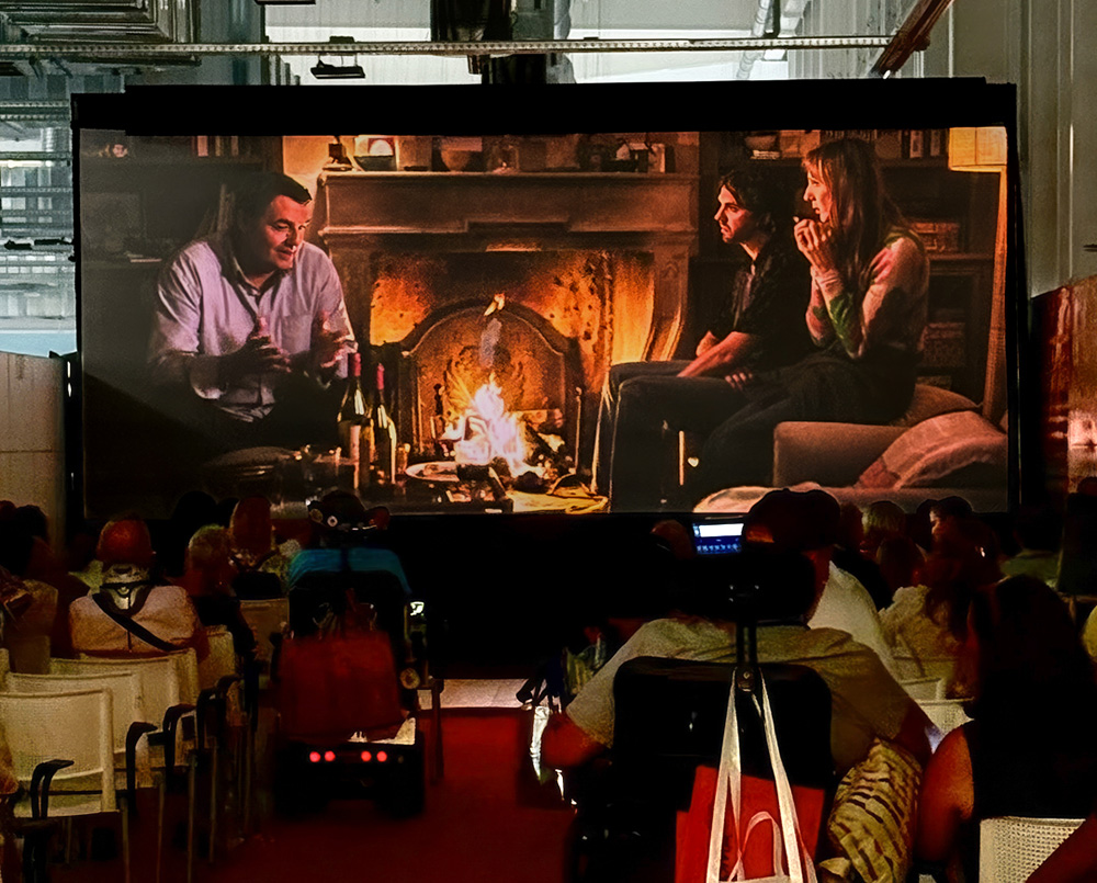 Proyecfilm Debuts Christie 4K RGBH Cinema Projector at Hospital Screenings in Madrid